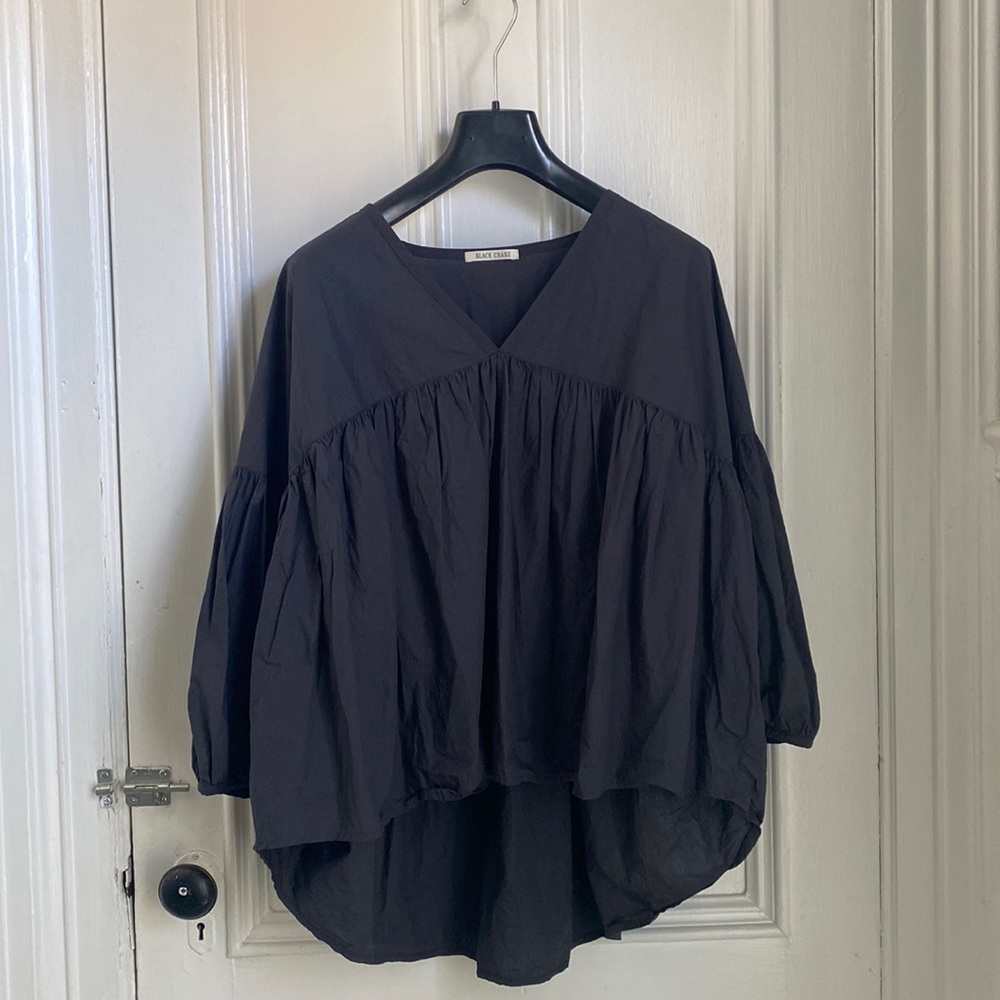 Iconic Black Crane puffy sleeved shirt in black/dark grey